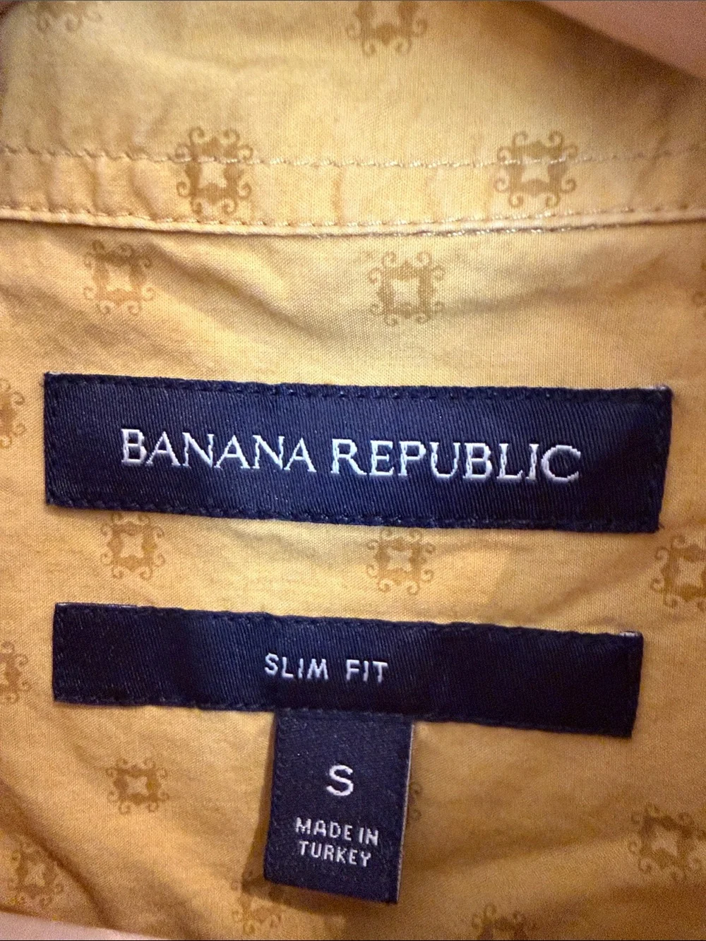 Banana Republic Men's Mustard Yellow Patterned Button-Down Shirt